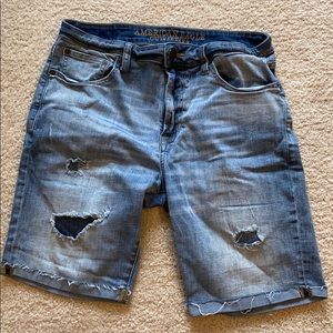 Men’s Distressed Denim Shorts